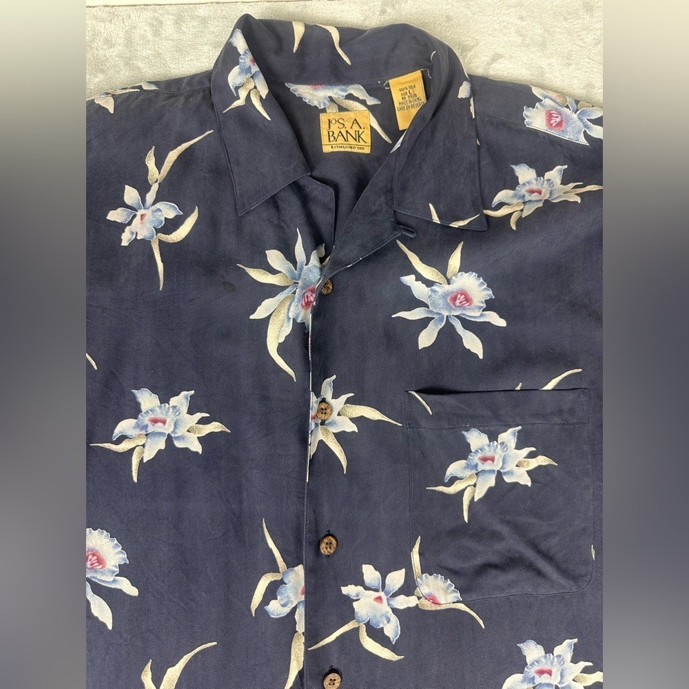 Jos A Bank 100% Silk Hawaiian Shirt M Loop Collar Blue Vacation Travel Resort